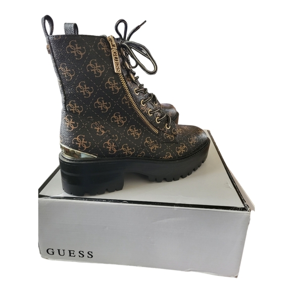 Guess fearne bootie Womens Size 7 New Monogram Preppy Combat Boot - Picture 3 of 10